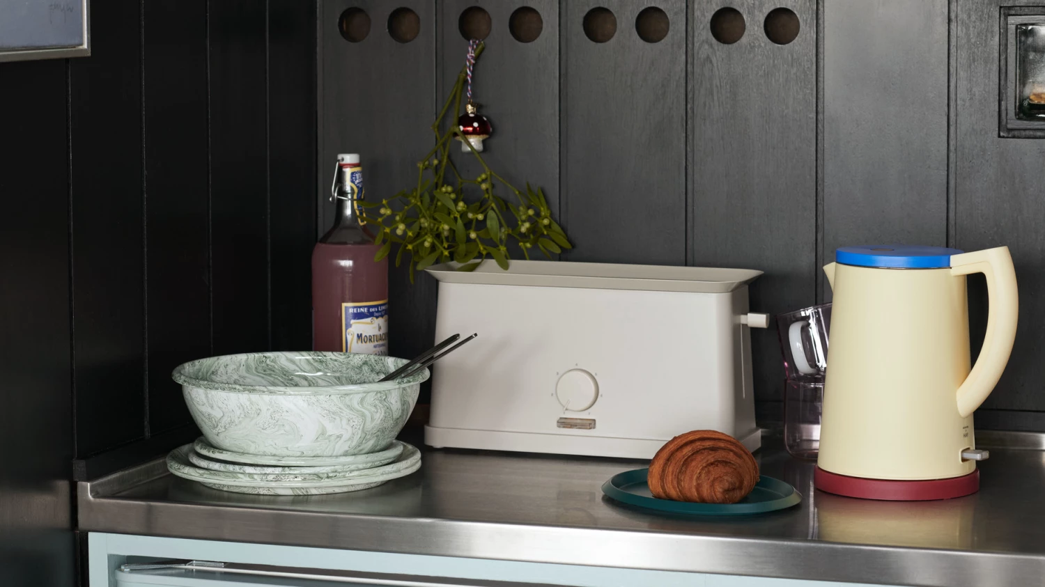 Brand new 😉 HAY Sowden Kettle / Eu 1.5 Litre | Yellow ⭐ 4 HAY Sowden Kettle / Eu 1.5 Litre | Yellow