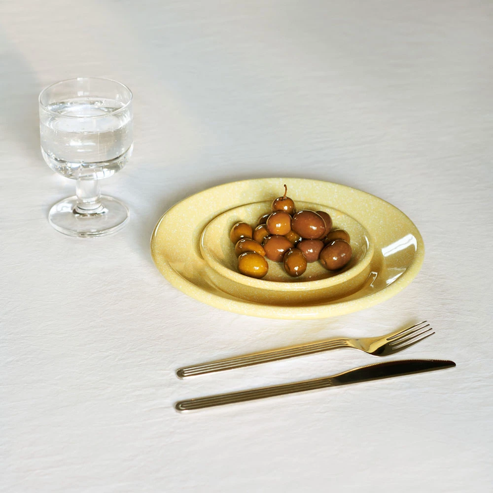 Outlet 🤩 HAY Plato esmaltado amarillo 😍 4 HAY Plato esmaltado amarillo